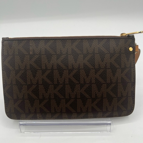 Micheal Kors logo monogram wristlet clutch removable strap like new - Picture 2 of 5